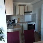 Petra Apartment Olib