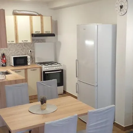Petra Apartment *